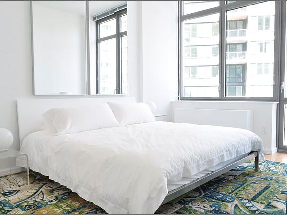 4th image of 4720 Center Blvd APT 2014
