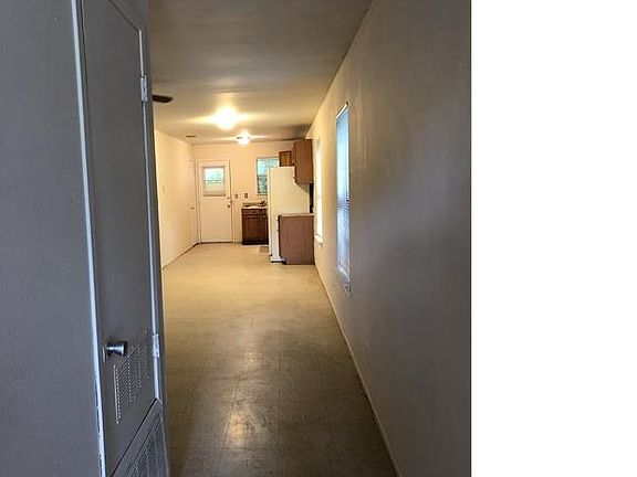 5th image of 1123 W Hutchins Pl