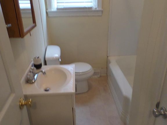 2nd image of 714 Jefferson Pl