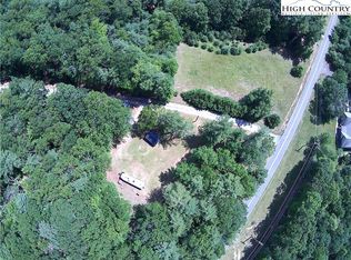 650 Mountain Lake Rd, Glade Valley, NC 28627