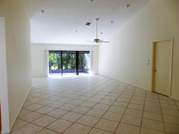 EXPANSIVE LIVING ROOM
