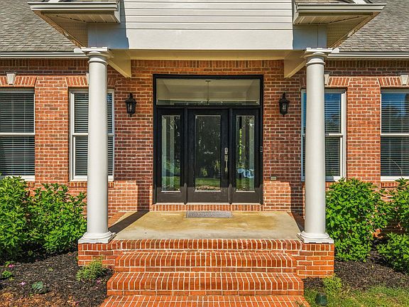 3rd image of 3962 Logans Landing Cir