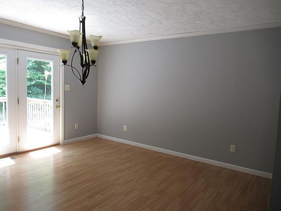 4th image of 450 Cherry Grove Ln