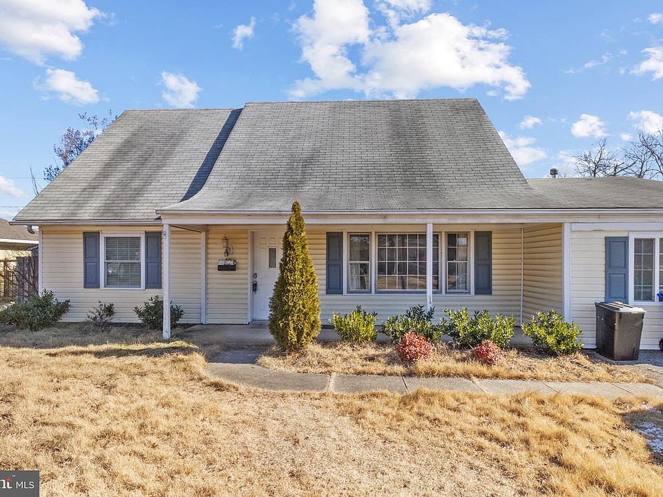 1st image of 3417 Medina Ln