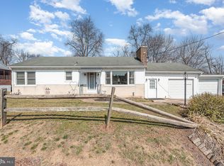 5618 Devon Dr, Harrisburg, PA 17112