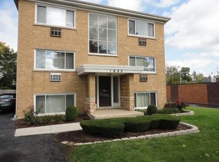 1602 Ogden Ave APT 2E, Downers Grove, IL 60515