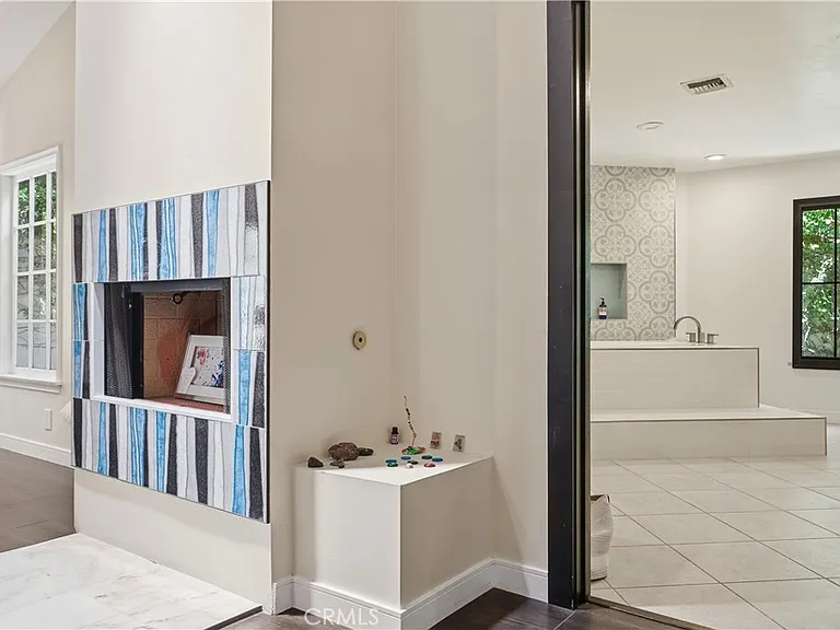 18000 Karen Dr — Photo 27
