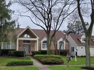 1641 Brentwood Dr, Mundelein, IL 60060