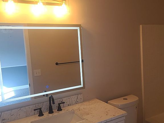 5th image of 416 Navaho Cir