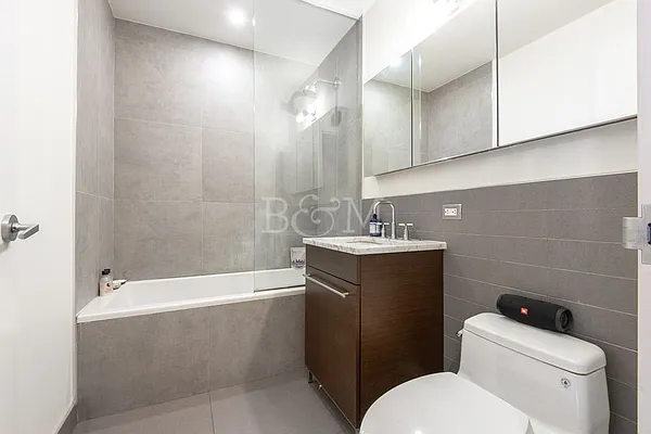 Rented by Brick&Mortar | media 35