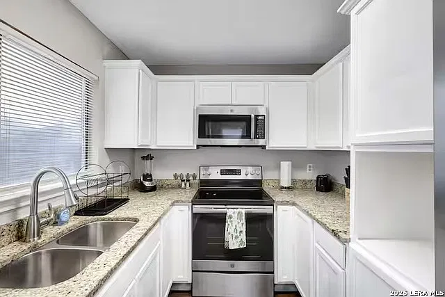 3 bed, 2.5 bath, 1478 sqft, $1,500 — Photo 3
