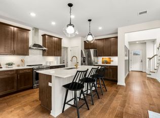 32 E Point Dr E, Rumford, RI 02916