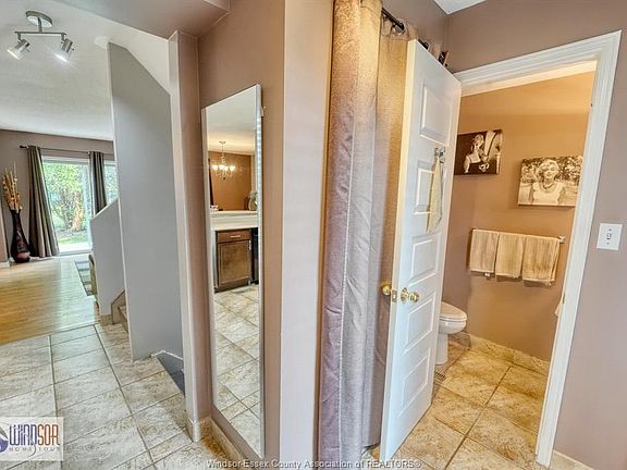 2nd image of 1277 Cardinal Cres