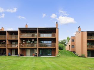 48201 Bayshore Dr, Belleville, MI 48111