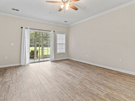 3rd image of 5846 Longwood Dr Unit 103