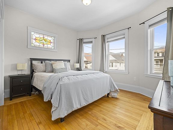 4th image of 70 Pinkert St #70