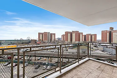 Sold by Thomas Lipovetsky, LREB