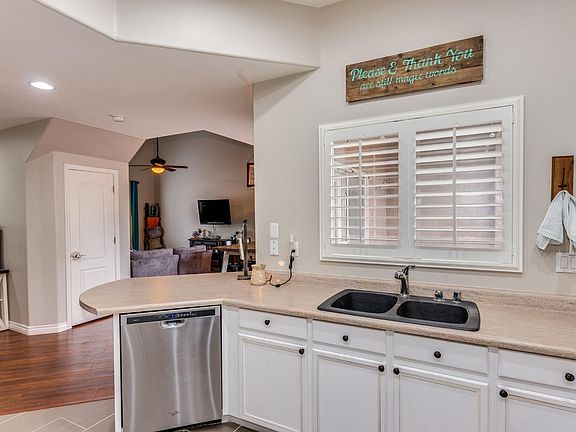 3rd image of 8018 W Mary Jane Ln