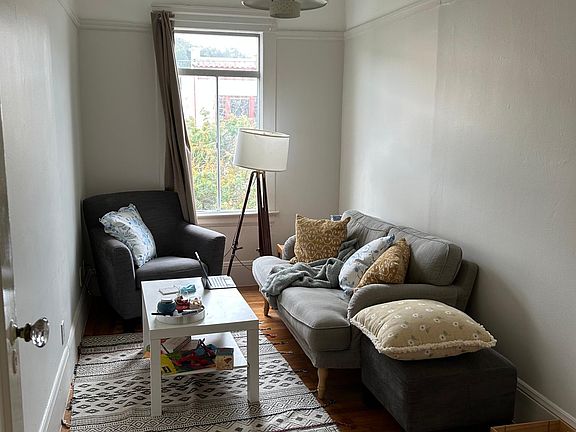 4th image of 2222 Cabrillo St