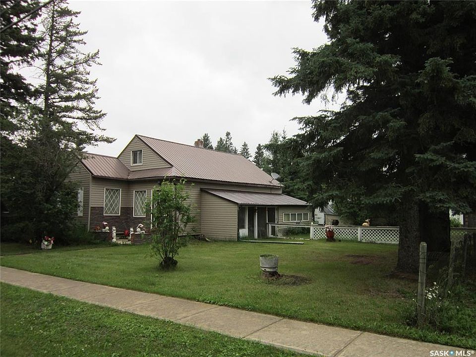 1st image of 101 1st Ave E