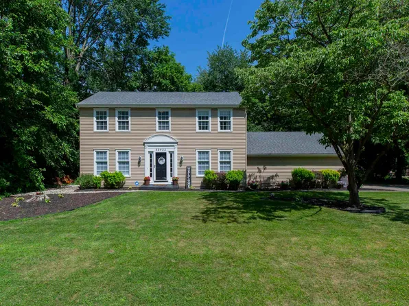50922 Briarwood Ct, Granger, IN 46530