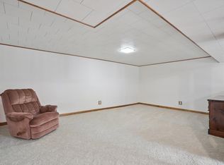 1792 Sarah St, Dubuque, IA 52001