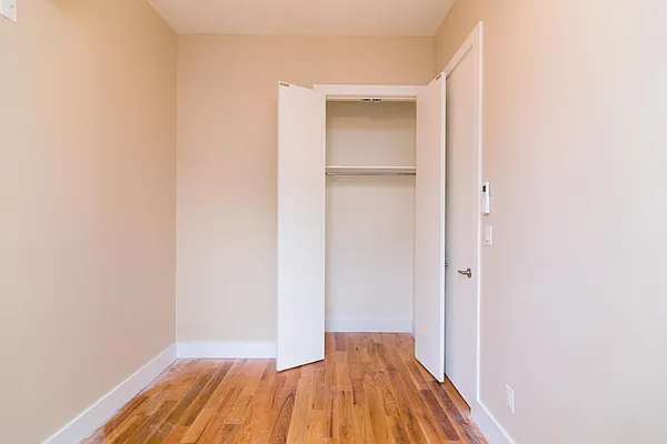 Rented by Nooklyn NYC LLC | media 44