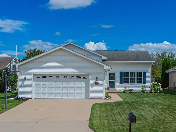 2530 Grassy Ln, Neenah, WI 54956