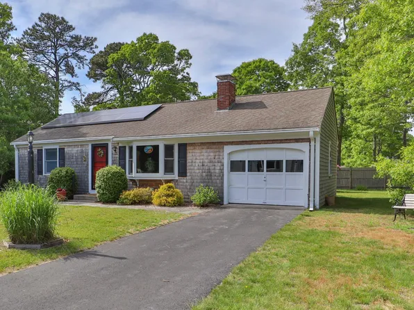8 Fresh Brook Road, South Yarmouth, MA 02664