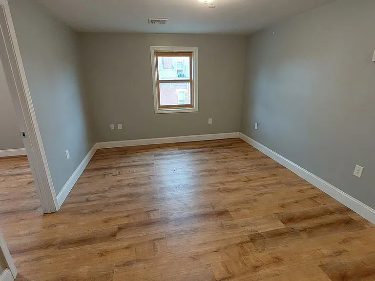 47 Dale St #3 — Photo 2