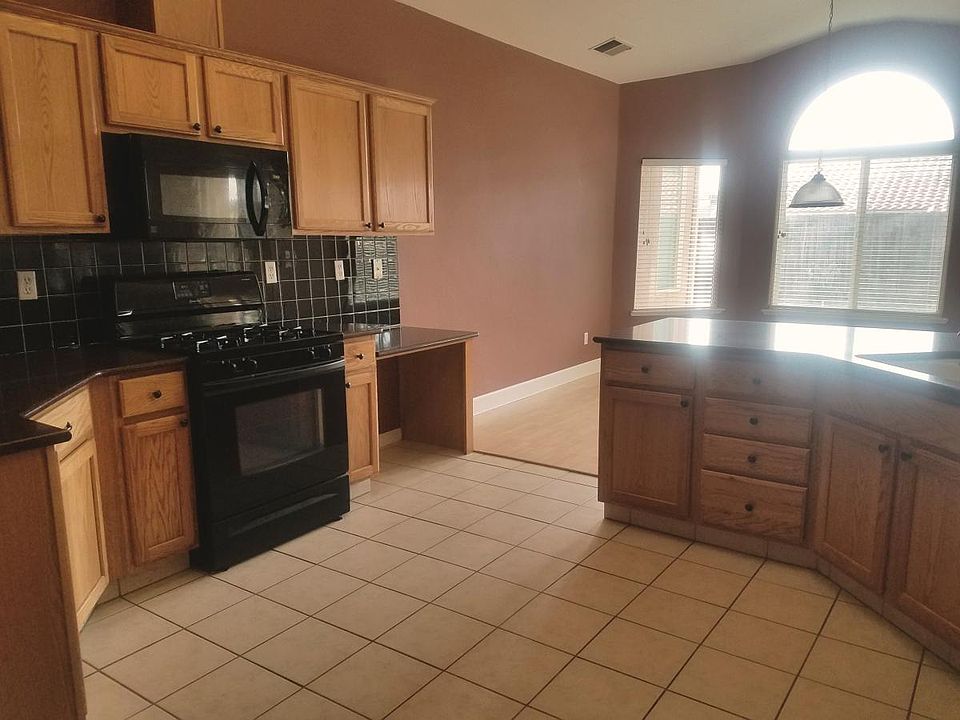 2nd image of 460 Malibu Dr