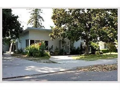 149 N Santa Barbara Ave photo 1