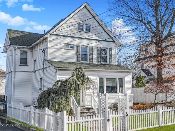 121 Wood Ave, Staten Island, NY 10307