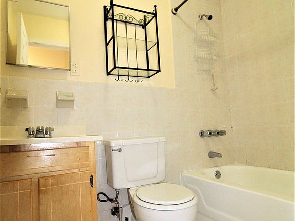 5th image of 63 Cooper St APT 3B