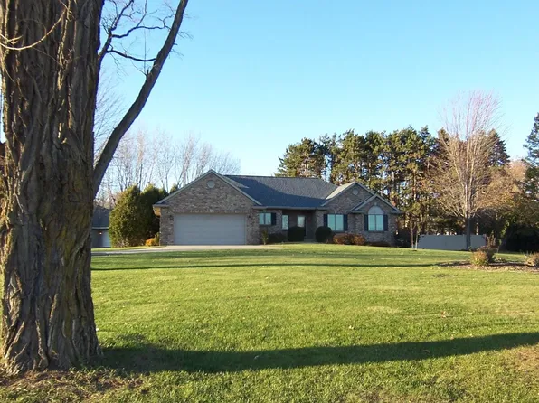1306 Sunset Beach Rd, Suamico, WI 54173