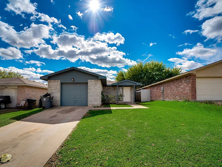10340 Blackjack Oaks Dr — Photo 2