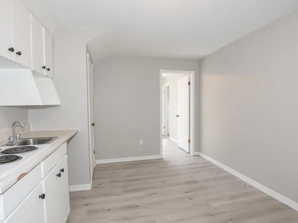 355 Glenridge Ave, Saint Catharines, ON L2T 3K6