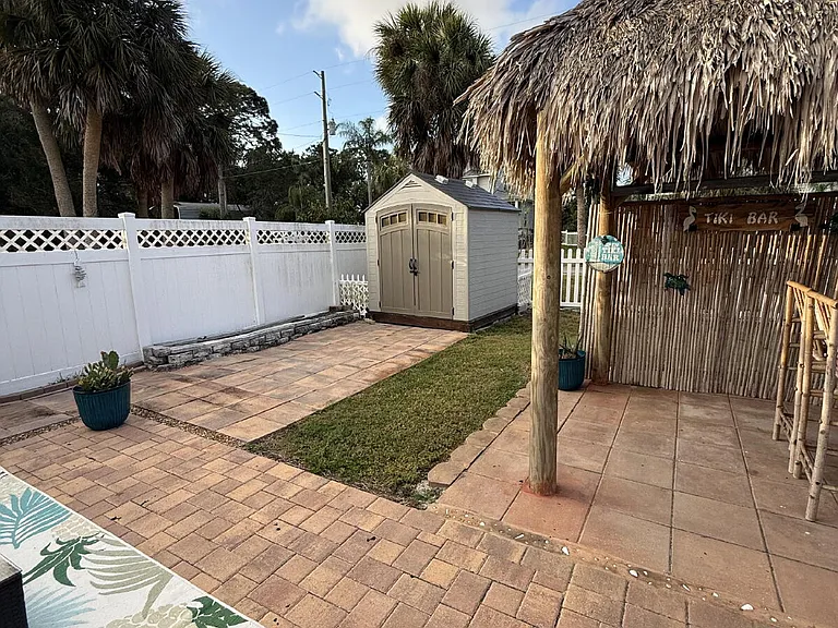 6814 Driftwood Dr — Photo 23