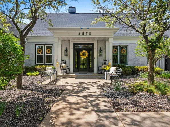 4570 Choctaw Trl, Green Bay, WI 54313
