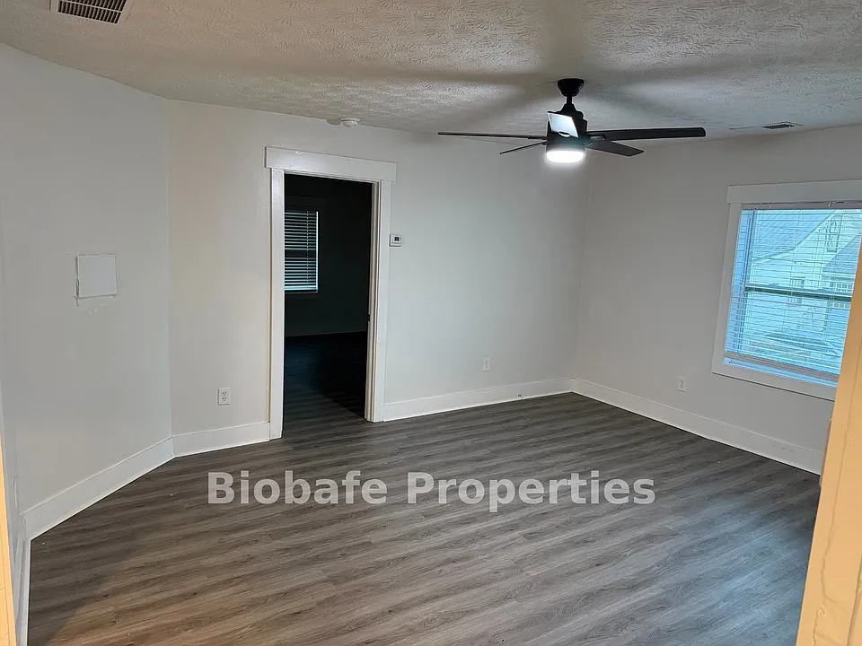 Spacious and Bright Living Room