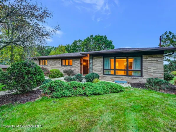 446 Kennedy Dr, Archbald, PA 18403