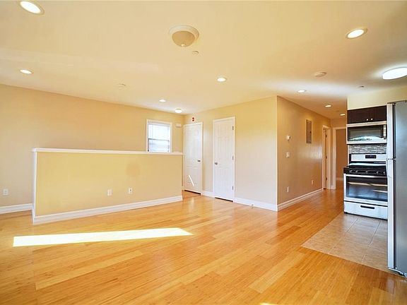 5th image of 317 Norway Ave