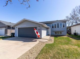 5421 46th St, Stony Plain, AB T7Z 1E5