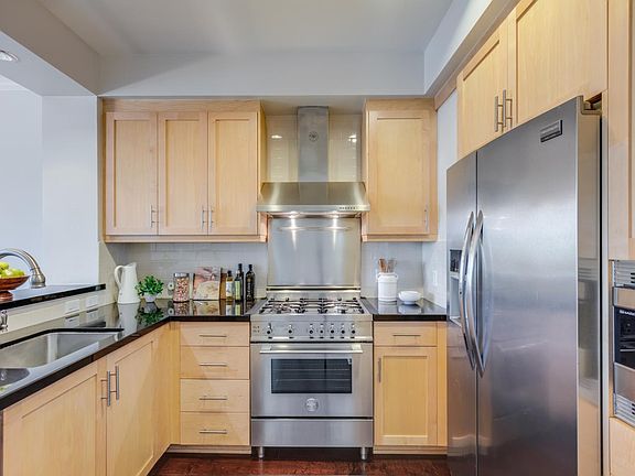 5th image of 1001 Laurel St Unit 220