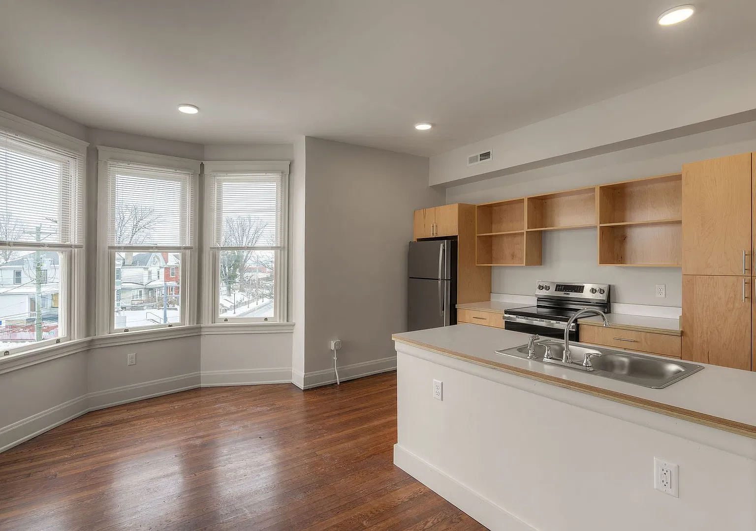 3570 Montgomery Apartments — Photo 4