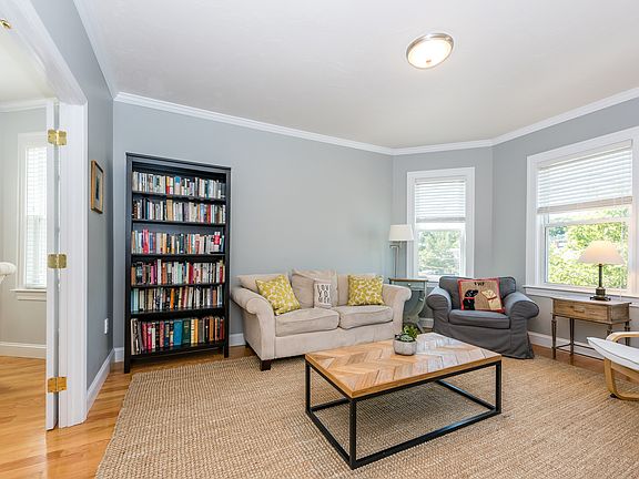 4th image of 1055 Massachusetts Ave #3