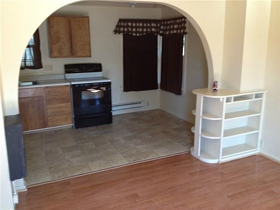 5th image of 907 2nd Ave S