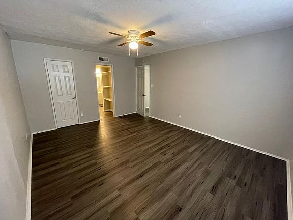 3rd image of 9523 Gonzales Dr