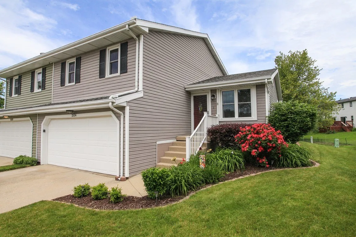 2524 Lowman Dr photo 1