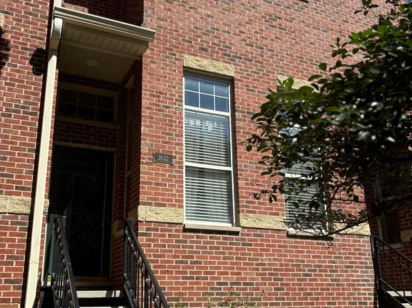 2632 W Belmont Ave, Chicago, IL 60618